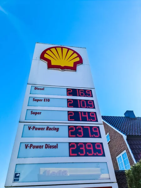 Exploding Gasoline Prices Shell Gas Station Germany Result Ukraine War — Stock Photo, Image