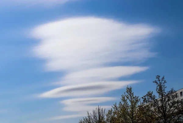 Impresionante Panorama Formación Nubes Cirros Cielo Verano Azul Profundo Visto — Foto de Stock