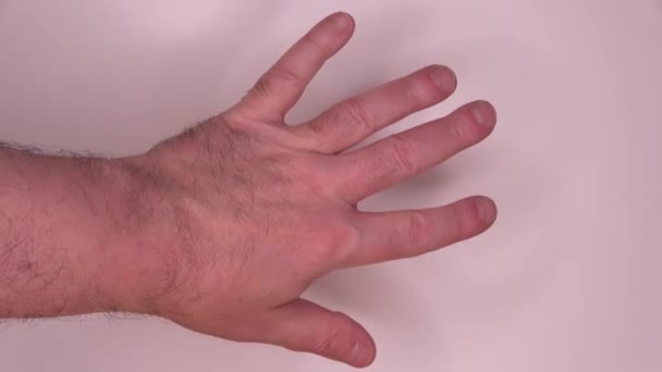 指と手で単一の孤立した男性の手ジェスチャー — ストック動画
