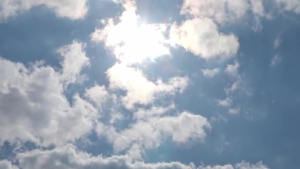 Lapso Tiempo Las Nubes Pasando Luz Solar Directa Cielo — Vídeo de stock