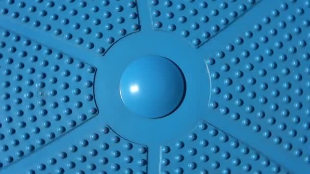 Vista Cerca Disco Plástico Azul Giratorio Desde Una Pieza Equipo — Vídeos de Stock