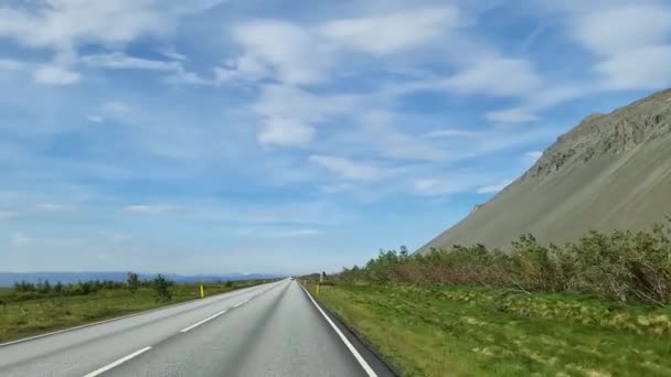 Pohled Islandskou Krajinu Horami Údolími Řekami Jedoucího Auta — Stock video