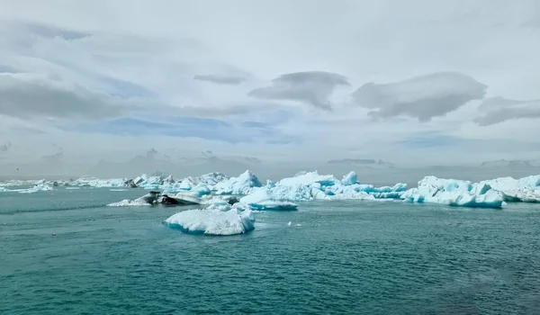 Izland Jokulsarlon Lagúna Izland Gleccserlagúnájában Úszó Türkiz Jéghegyek — Stock Fotó