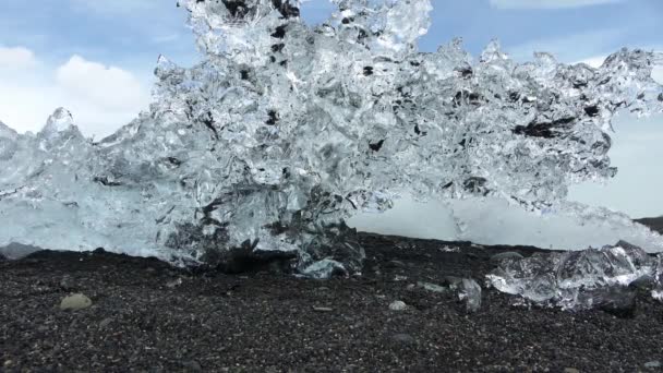 Diamond Beach Islanda Con Iceberg Blu Che Sciolgono Sabbia Nera — Video Stock