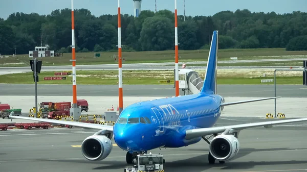 Hamburg Germany June 2022 Aircraft Tarmac Hamburg Airport Takeoffs Landings — Photo