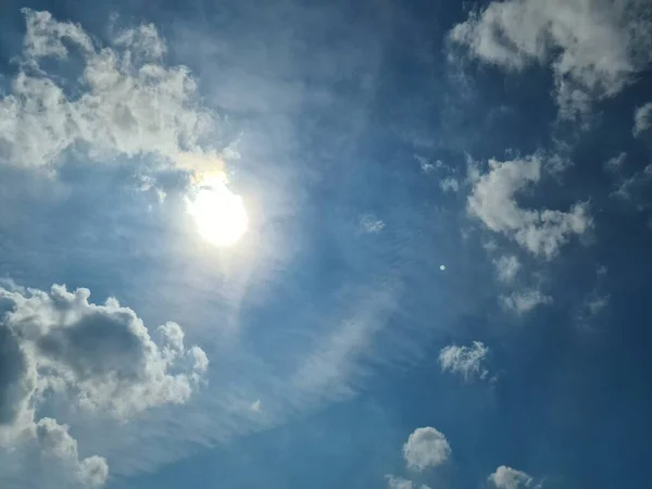 Мбаппе Вид Яркие Пейзажи Вспышками Облаками Голубом Небе — стоковое фото