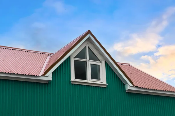 Janela Telhado Estilo Velux Com Telhas Arquitetura Icelandic — Fotografia de Stock