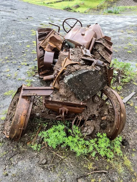 Tractor Abandonado Hace Mucho Tiempo Completamente Cubierto Óxido — Foto de Stock