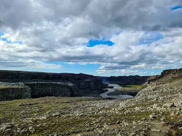 Paisagem Fantástica Com Rios Córregos Fluindo Com Rochas Grama Islândia — Fotografia de Stock