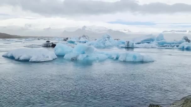 Zlanda Jokulsarlon Gölü Zlanda Daki Buzul Gölünde Yüzen Turkuaz Buzdağları — Stok video