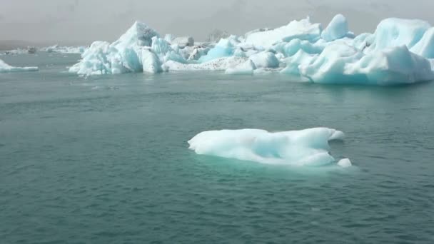 Islande Lagune Jokulsarlon Icebergs Turquoise Flottant Dans Lagune Des Glaciers — Video