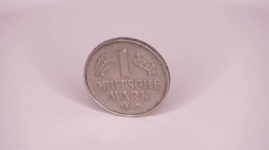 Artık geçerli olmayan Alman Deutsche Mark 'ın paraları