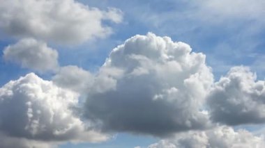Hyper lapse of stunning cirrus cloud formations in a deep blue summer sky seen over Europe.