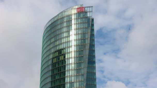 Berlín Alemania Octubre 2022 Edificio Sede Ferrocarriles Alemanes Potsdamer Platz — Vídeo de stock