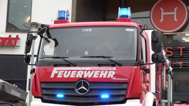Neumuenster Germany Жовтня 2022 Закриття Яскравого Синього Світла Пожежній Машині — стокове відео