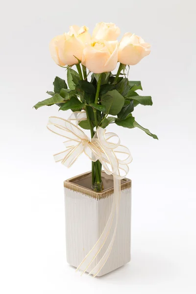 花瓶里的玫瑰 — 图库照片
