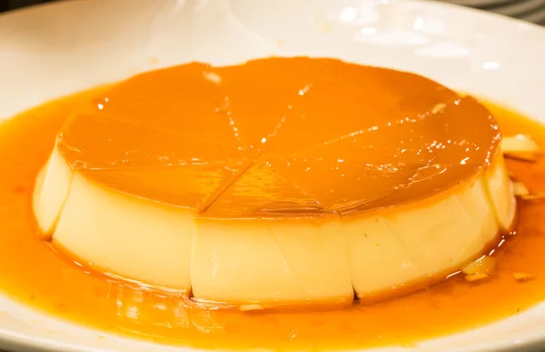 Crème anglaise dorée — Photo