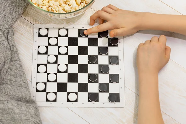 Game Checkers Home Rest Chess Board Checkers Child Hand Making — Stock Photo, Image