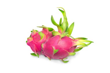 Ejderha meyvesi, pitaya.Ejderha meyvesi yarısı ve dilimlenmiş açık mavi arka plan, düz. Metin için alan A pitaya veya pitahaya Amerika 'ya özgü birkaç kaktüs türünün ürünüdür..