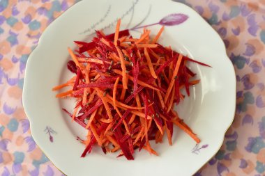 taze pancar ve keten tohumu ile havuç salatası