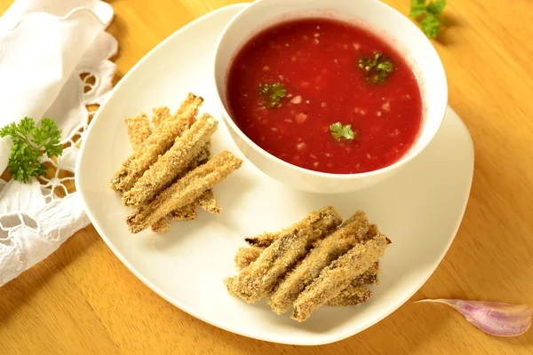 Gebakken aubergine gratin met tomatensaus — Stockfoto