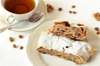 Elmalı Strudel