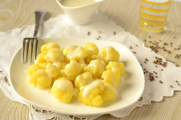 Coliflor con salsa de leche y jengibre — Foto de Stock