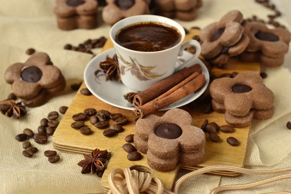 Chocolate cookies and coffee — Stock Photo, Image