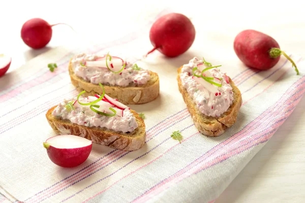 Ciabatta with cottage cheese and radish pate — Stock Photo, Image