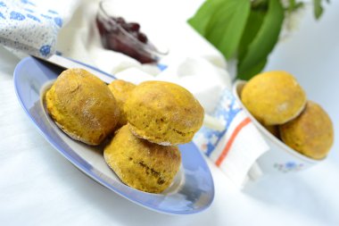 Çilek reçeli ile kabak çörek