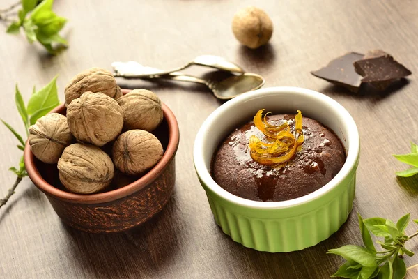 Chocolate and nut pudding — Stock Photo, Image