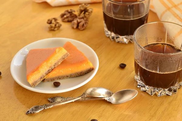 Café da manhã com café e torta de abóbora — Fotografia de Stock