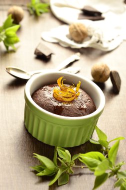 çikolata ve fındık puding