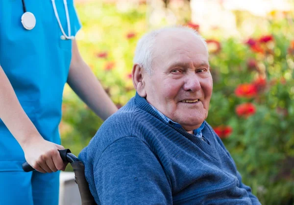 Gelukkige oude man — Stockfoto