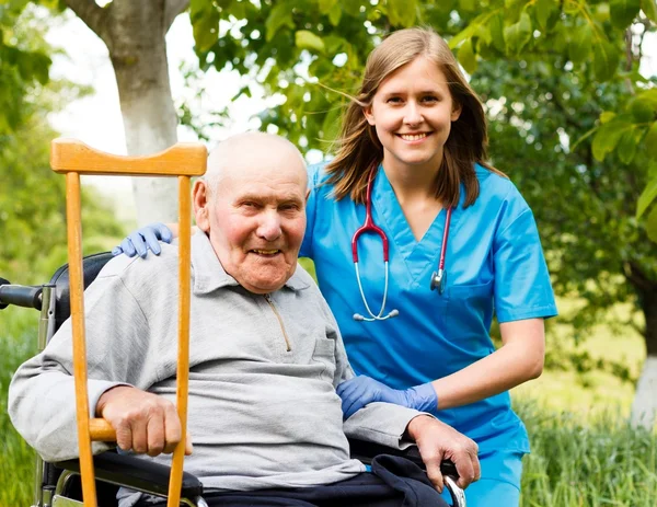 Gelukkige senior man — Stockfoto