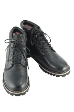 beyaz zemin üzerinde izole erkek kış botları