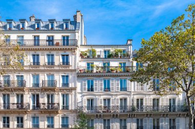 Paris, güzel binalar, Beaumarchais Bulvarı, 11. bölgede.