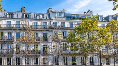 Paris, güzel binalar, Beaumarchais Bulvarı, 11. bölgede.