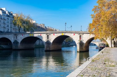 Paris, Saint-Louis, Sen Nehri 'ndeki Papa Marie.