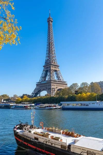 Paris Eiffel Tower Houseboats Seine — Stock Photo, Image