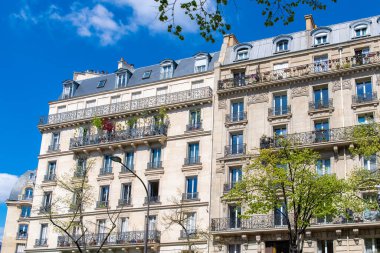 Paris, tipik Parmentier Bulvarı, 11. bölge, tipik Paris cephesi.