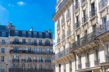 Paris, tipik Parmentier Bulvarı, 11. bölge, tipik Paris cephesi.