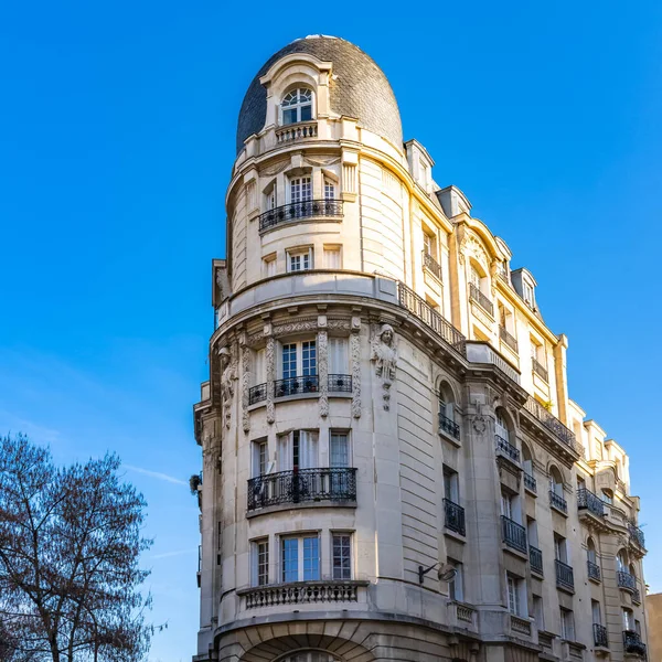 Paris Beautiful Building Typical Facade 20E Arrondissement — Stockfoto