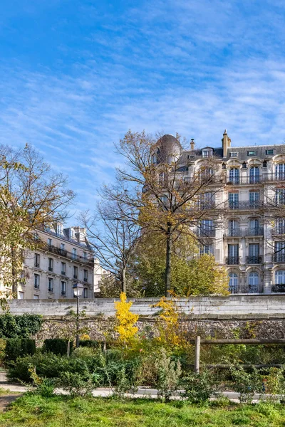 Париж Старинные Здания Фелле Типичные Фасады Вид Общественного Сада Гавани — стоковое фото