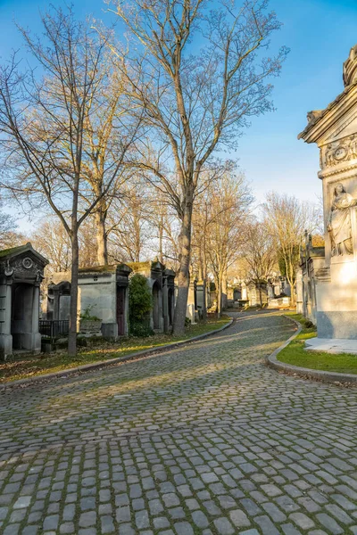 Париж Кладбище Пер Лашез Мощеная Аллея Могилами Зимой — стоковое фото
