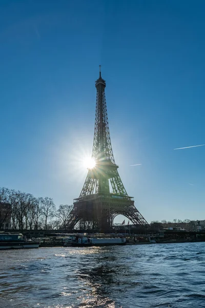Paris Eiffel Tower Backlight Full Sun Winter Houseboats Seine — ストック写真
