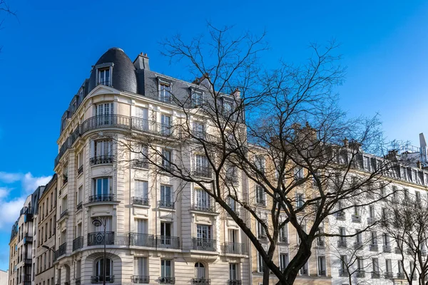 Paris Beautiful Buildings Typical Facade 20E Arrondissement — стокове фото