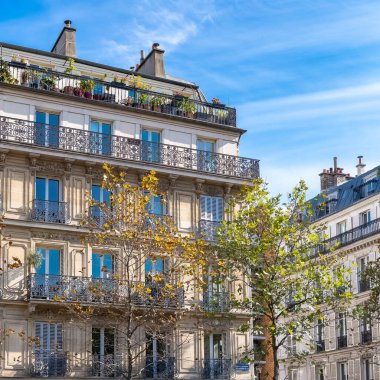 Paris, güzel binalar, Beaumarchais Bulvarı, 11. bölgede.