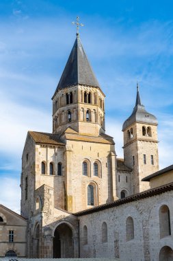Cluny Manastırı, Burgundy, Fransa 'daki ortaçağ manastırı.