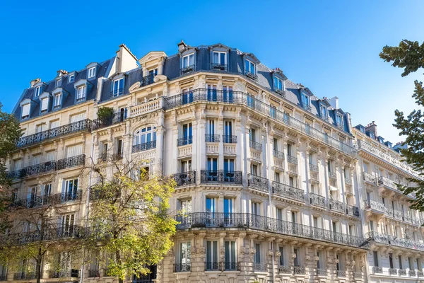 Paris, 16. bölgedeki güzel binalar, Mozart Bulvarı, lüks bir mahalle.